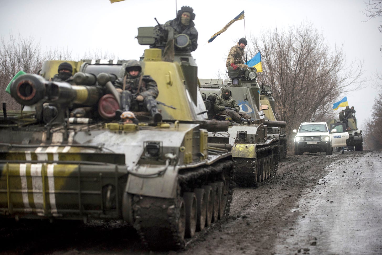 File:OSCE SMM monitoring the movement of heavy weaponry in eastern Ukraine  (16705750566).jpg - Wikimedia Commons