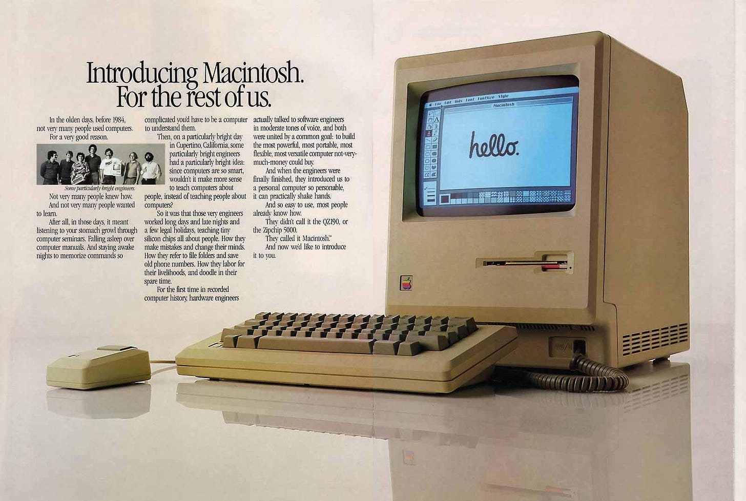 r/VintageApple - an old computer with a keyboard and mouse