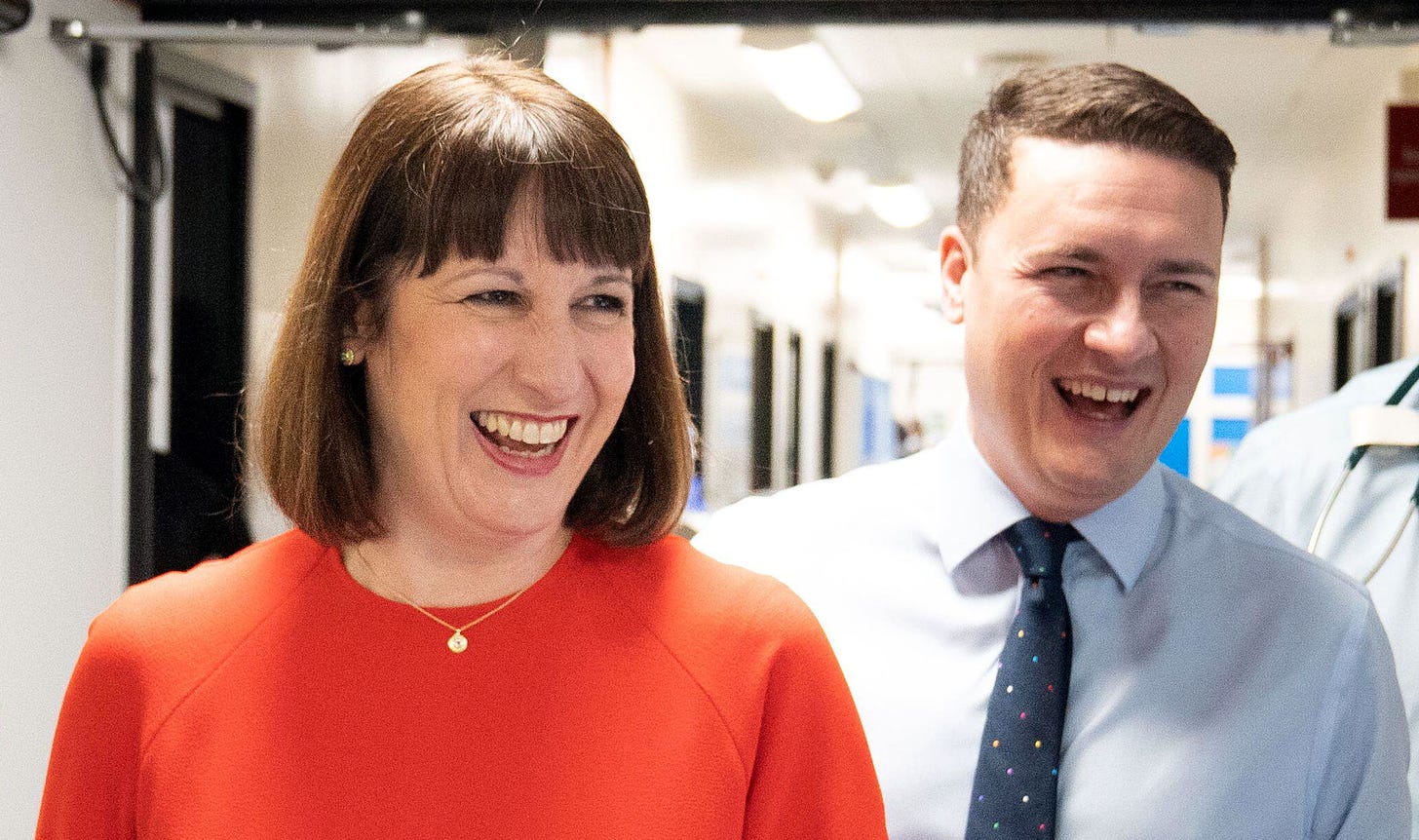 2M8BHBG Shadow chancellor Rachel Reeves and shadow health secretary Wes Streeting meeting with senior staff, nurses, doctors and patients, during a visit to the Emergency Assessment Unit at Colchester Hospital in Essex. Picture date: Friday January 13, 2023.