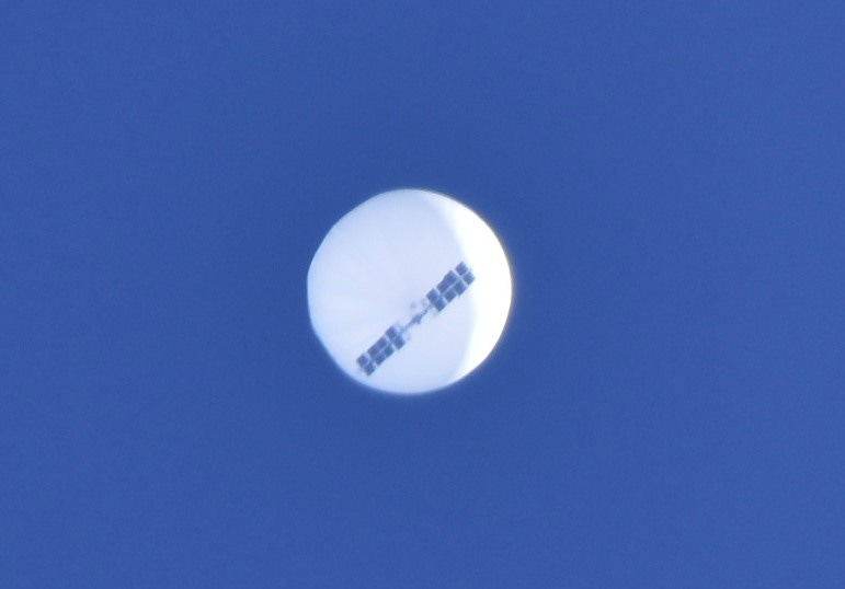 File:Balloon over MYR.jpg - Wikimedia Commons