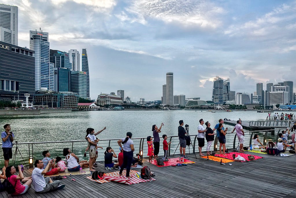 Marina Bay | Crowd gathered at the waterfront of Marina Bay … | Flickr