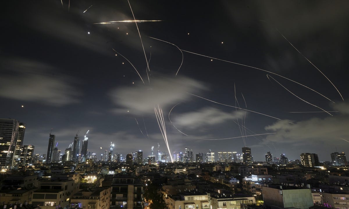 The Israeli Iron Dome air defense system fires to intercept missiles during an Iranian attack over Tel Aviv on June 18, 2025. Photo: VCG