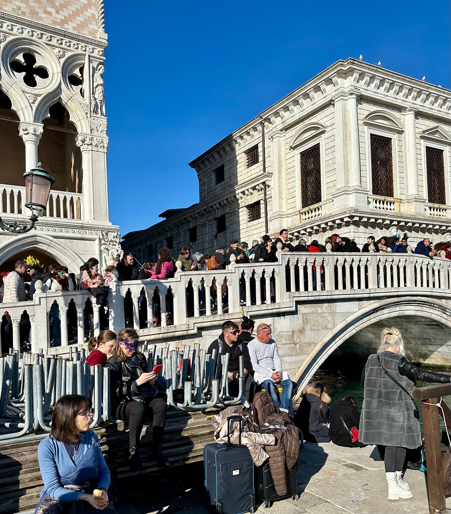 Crowds in Venice near the Palazzo Ducale