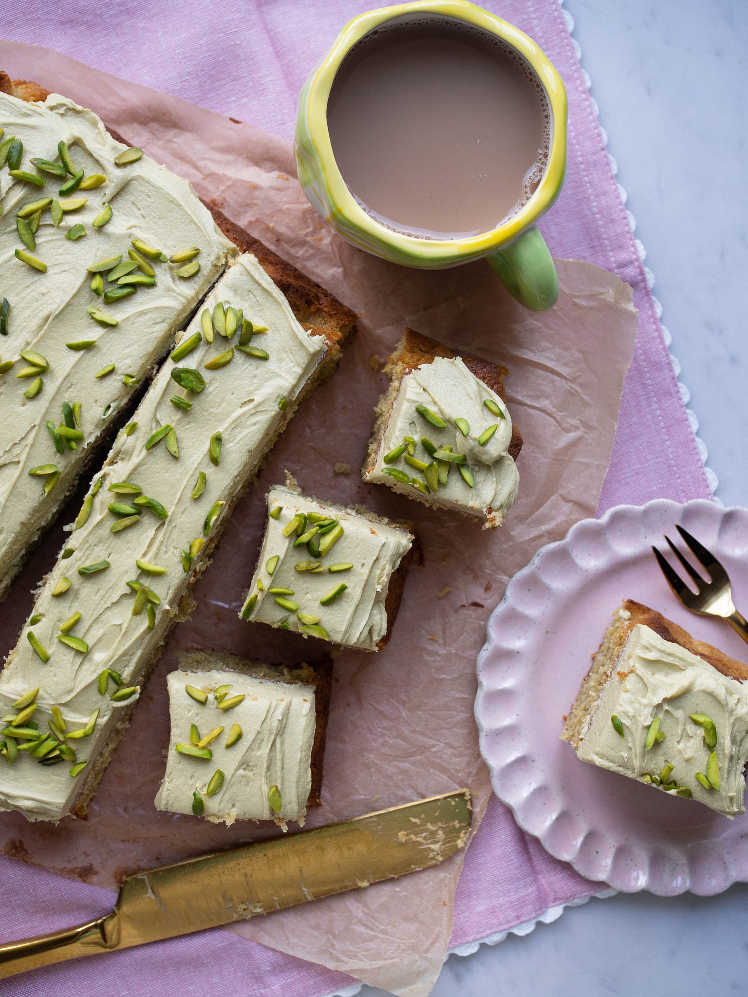 Pistachio spread cake