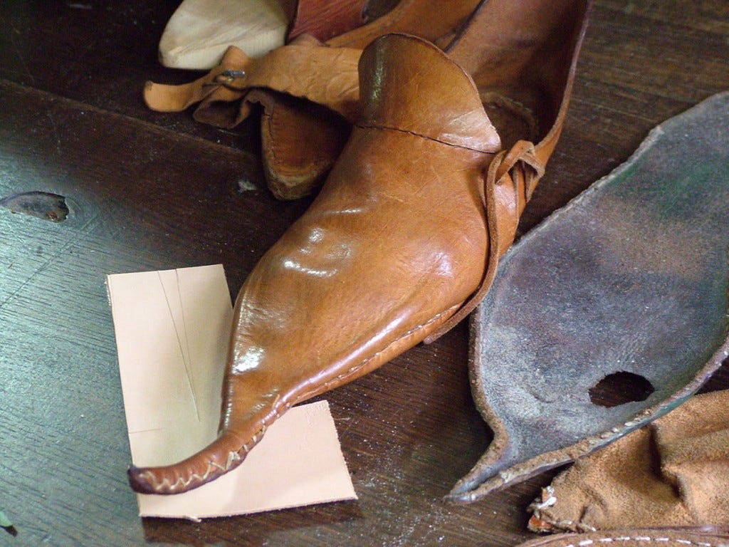 history hustle crakow shoe medieval