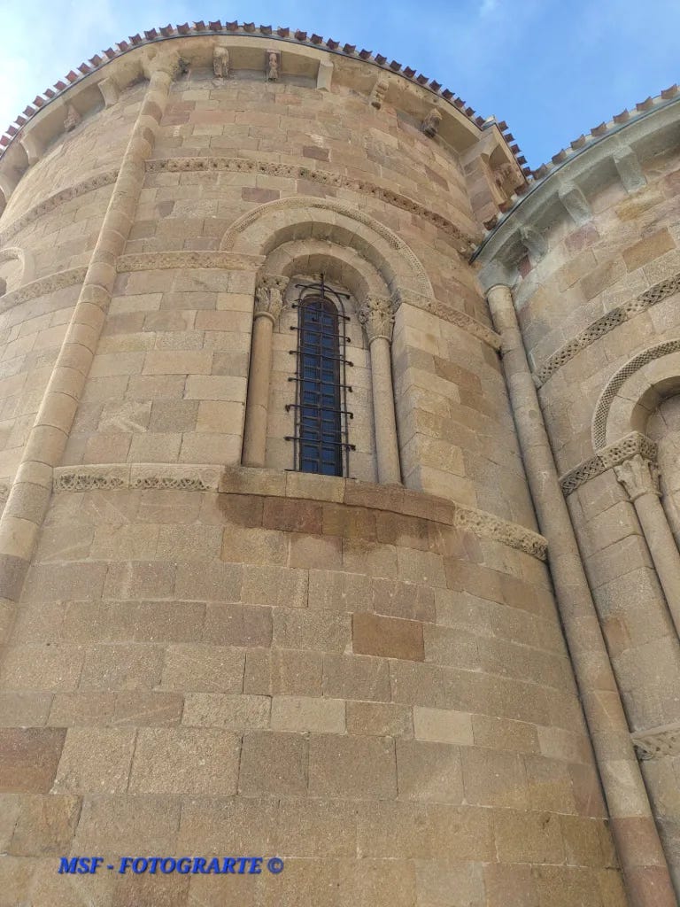 Detalle del ábside. San Pedro de Ávila.