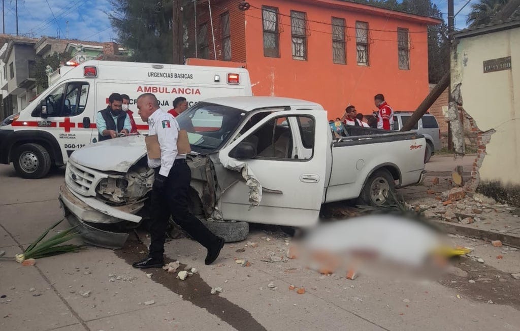 Hombre sufre infarto y choca contra una casa en la colonia Antonio Ramírez; murió en el lugar