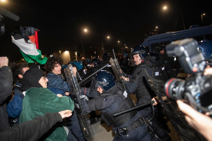 Incredibile: Carabinieri mandati in prima linea senza giubbotti