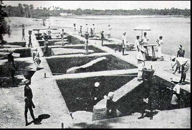 Despite this, his excavation uncovered a massive warehouse built with bricks & lime mortar, stretching over 45 meters. 

He also classified three key types of pottery that became crucial for dating these sites: 