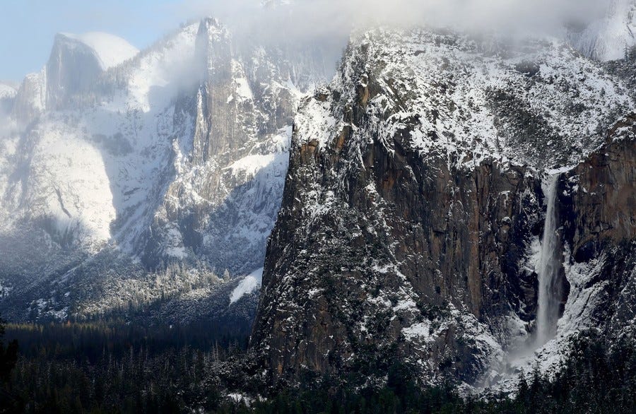 Snow-covered mountains above the Yosemite Valley