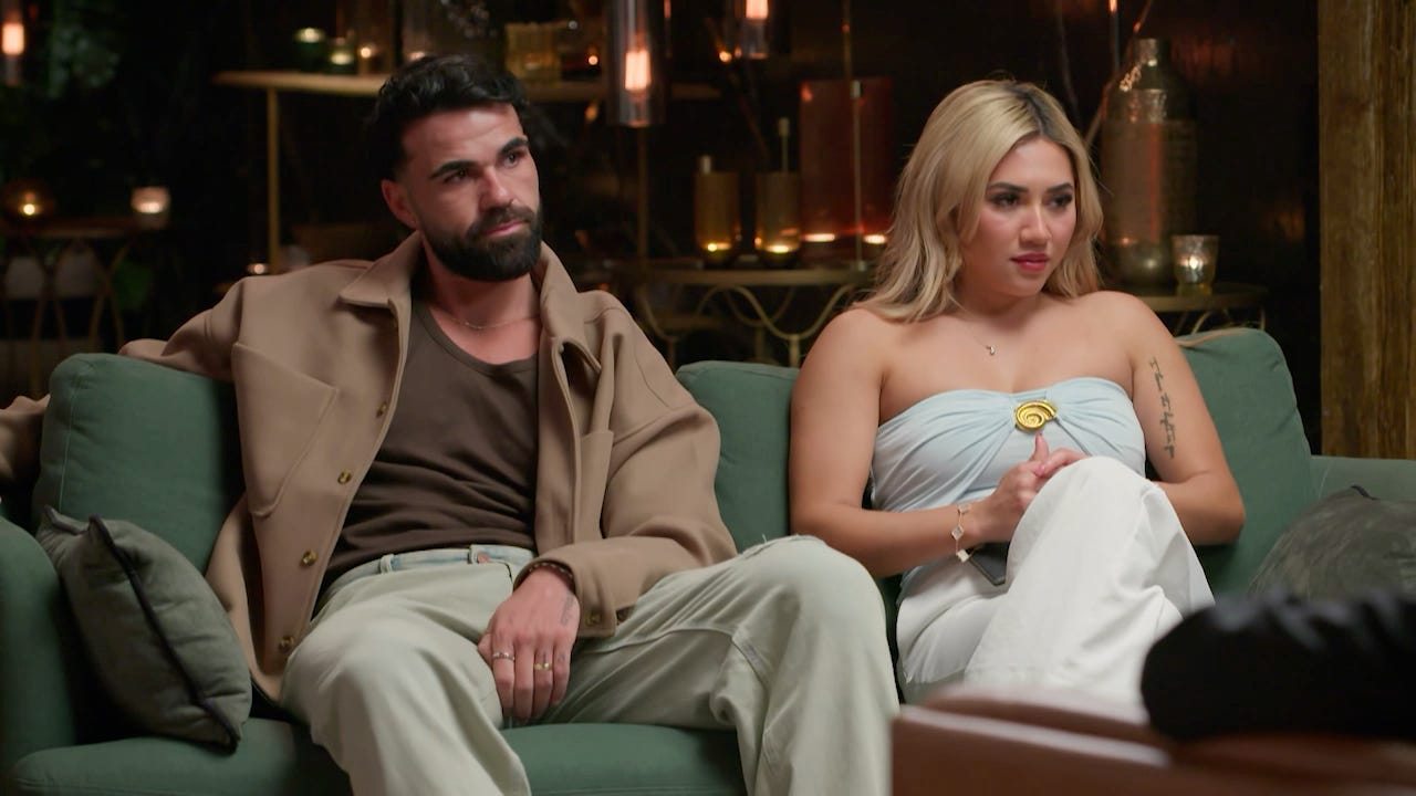 Adrian and Awhina learn from the MAFS experts. 