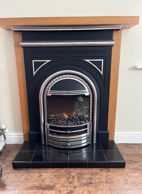 Dimplex Burlington BLN12 Victorian Style Fireplace with Optiflame Electric Fire - Picture 1 of 1