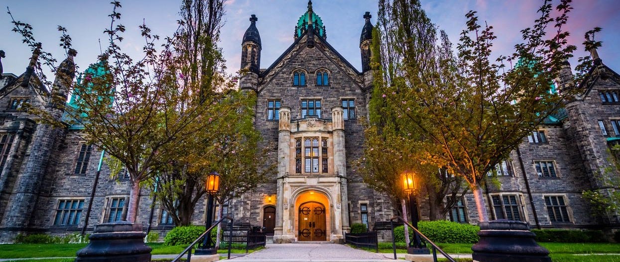 7 Beautiful University Campuses In Ontario That Look Like A Whole Other  World - Narcity