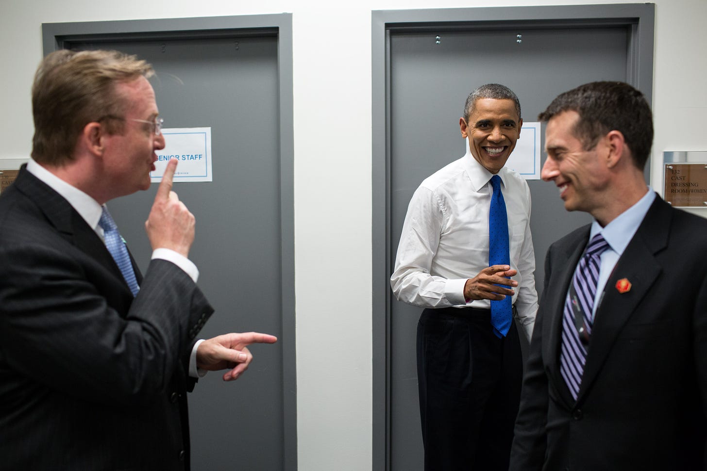 File:Barack Obama jokes with Robert Gibbs and David Plouffe, 2012.jpg -  Wikimedia Commons