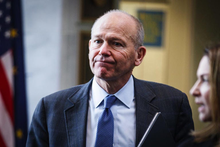 Boeing CEO, other executives stepping down amid safety crisis Boeing CEO, other executives stepping down amid safety crisis