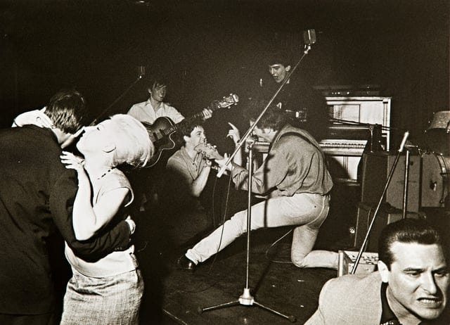 r/OldSchoolCool - The Beatles at the Top Ten Club in Hamburg, Germany | Photo by Gerd Mingram, 1961