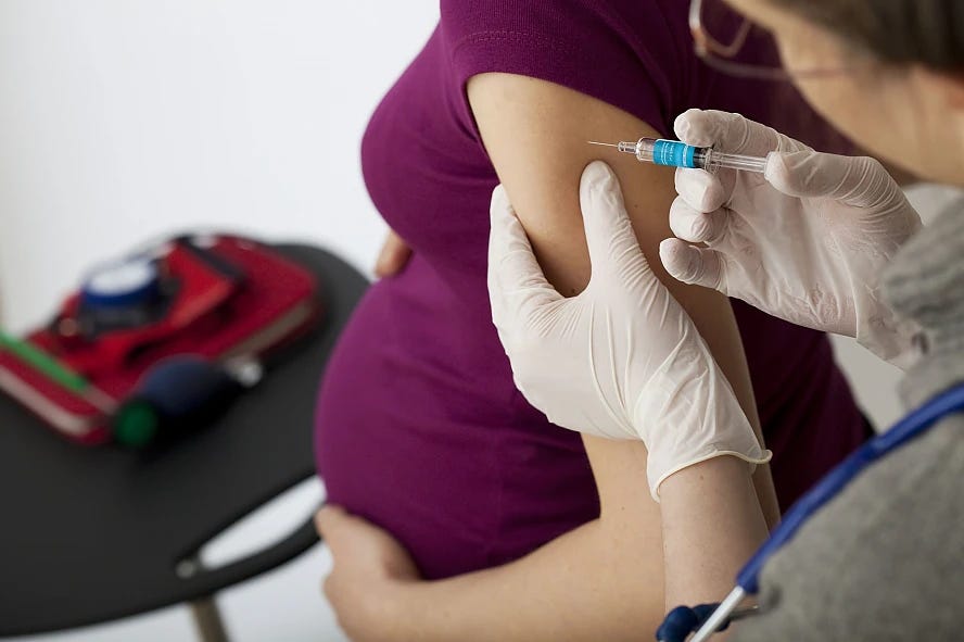 Vaccinarea anti-Covid a femeilor însărcinate, suspendată de câteva state braziliene, după ce o gravidă injectată cu AstraZeneca a murit la Rio de Janeiro