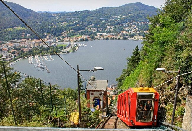 Why is Lake Como so famous?