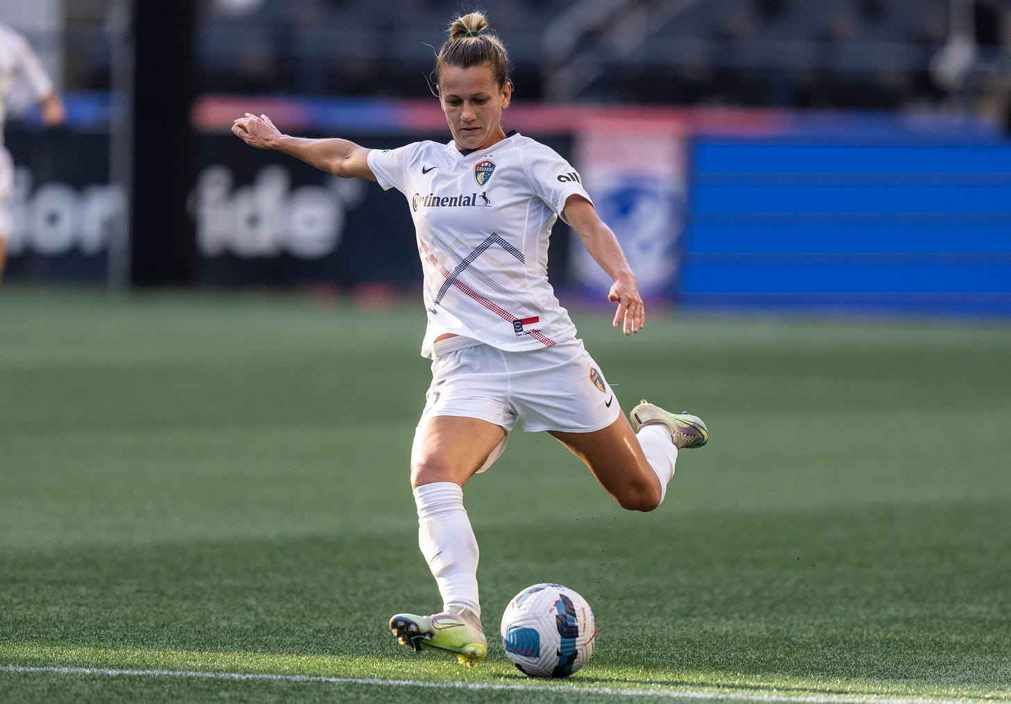 Meredith Speck in action for North Carolina Courage in 2022.