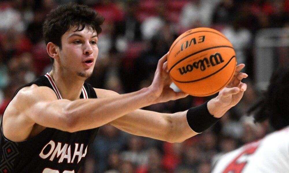 Wisconsin Badgers basketball has reached out to transfer portal wing Frankie Fidler from Omaha