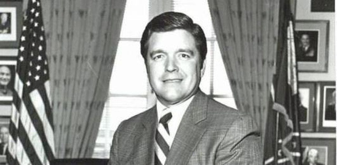 美国国会议员拉里·麦克唐纳（Larry McDonald）