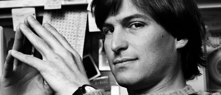 Steve Jobs' typo-laden job application goes for more than £125,000
