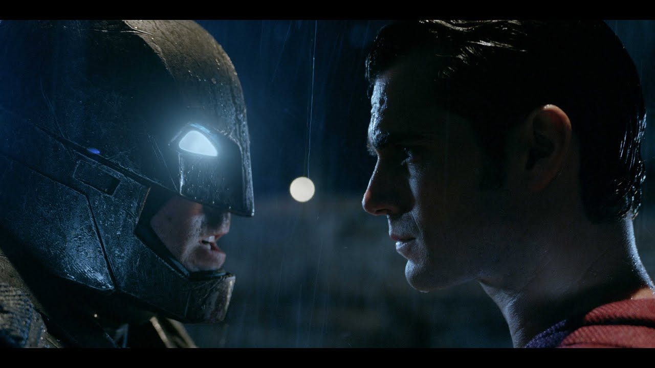 Batman vs. Superman: batendo com Kryptonita em morcego morto