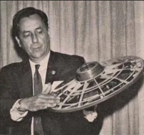 The Story of Otis T. Carr: The Man Who Supposedly Invented An ‘Anti-Gravity’ Vehicle In The 1950s Https%3A%2F%2Fsubstack-post-media.s3.amazonaws.com%2Fpublic%2Fimages%2F331af082-7ec6-4b5d-abb9-64999d88eb34_500x466