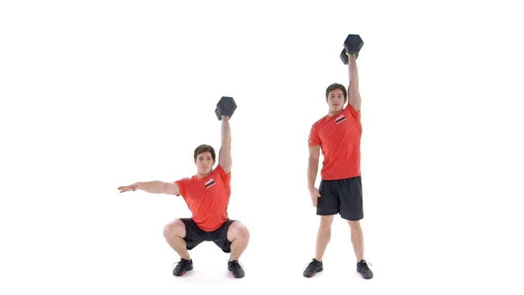 ejercicios con kettlebells Sentadilla con kettlebell por encima de la cabeza