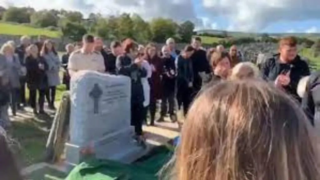 Irish man takes “play this at my funeral” to a whole new level Irish man takes “play this at my funeral” to a whole new level