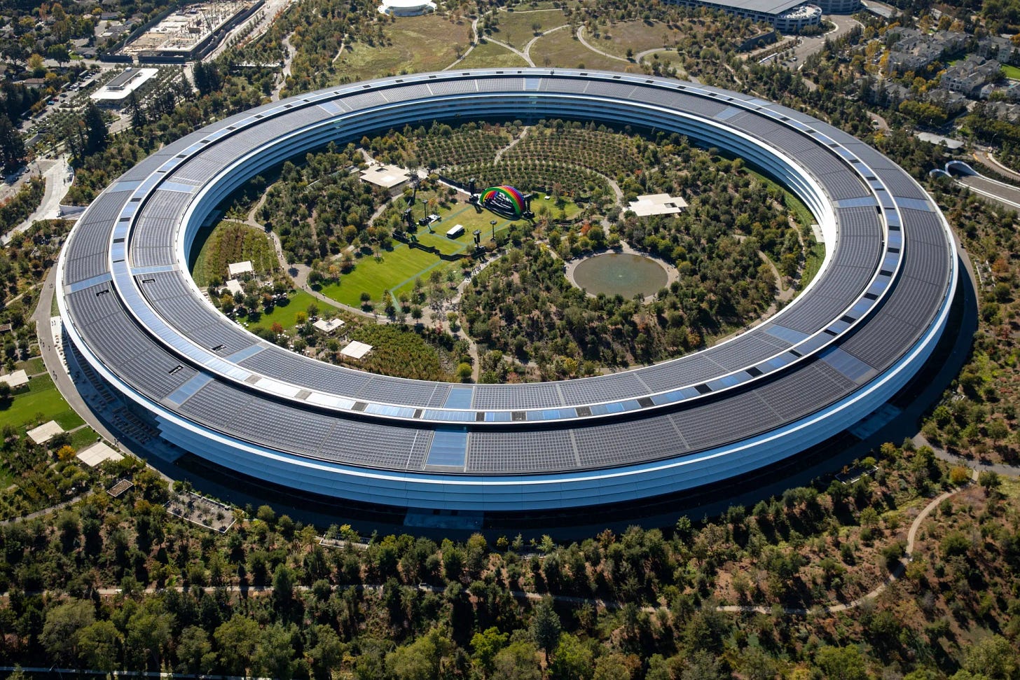 What Is Happening With Apple's AI Team? Siri and Robotics Shifts Mark a  Breakup - Bloomberg