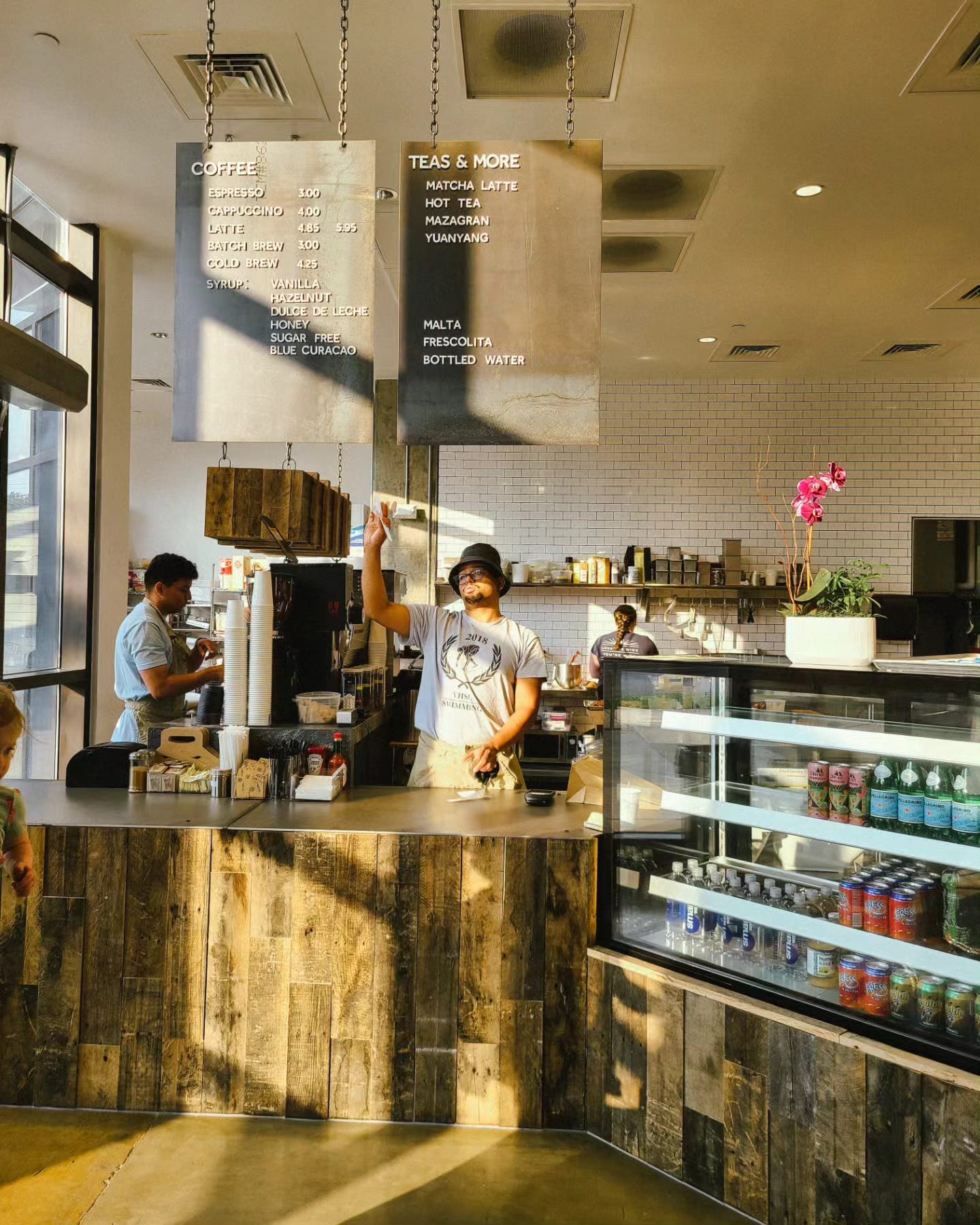 Vicente Front Counter