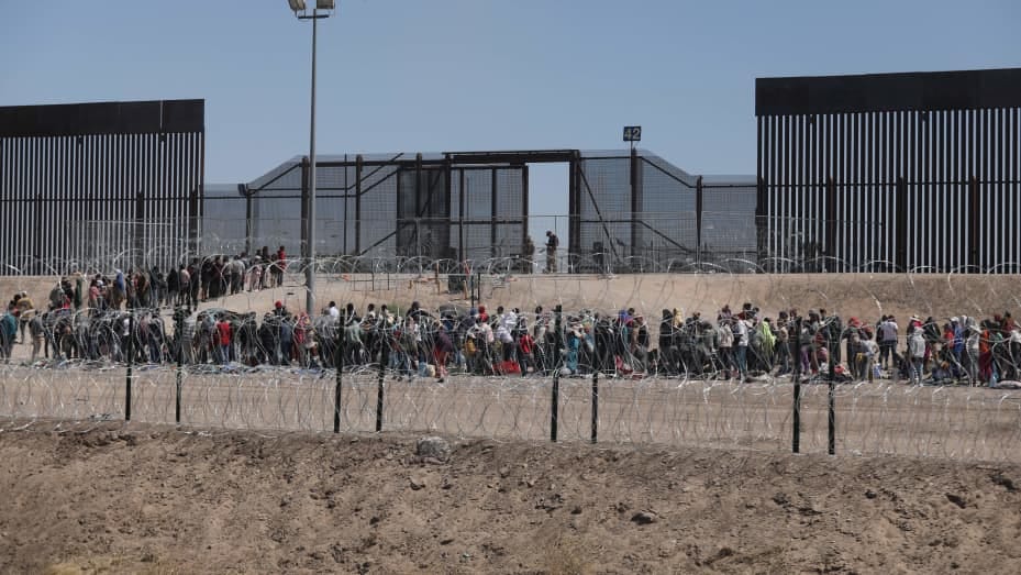 Now or never': Migrants rush to U.S. border ahead of Title 42 expiration