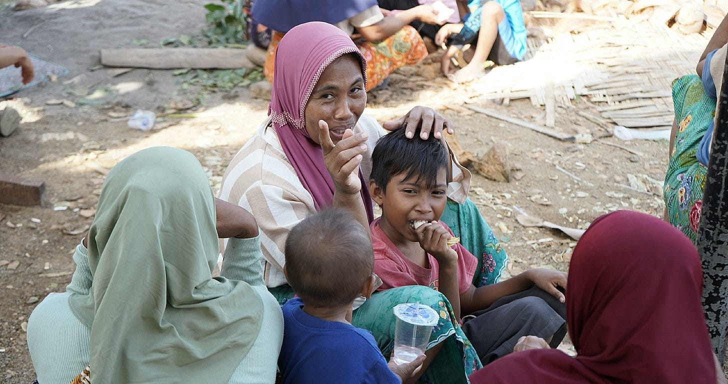 womean with her children womean with her children