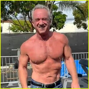 Presidentskandidaat Robert F. Kennedy Jr. loopt op 69-jarige leeftijd zonder shirt in workoutvideo