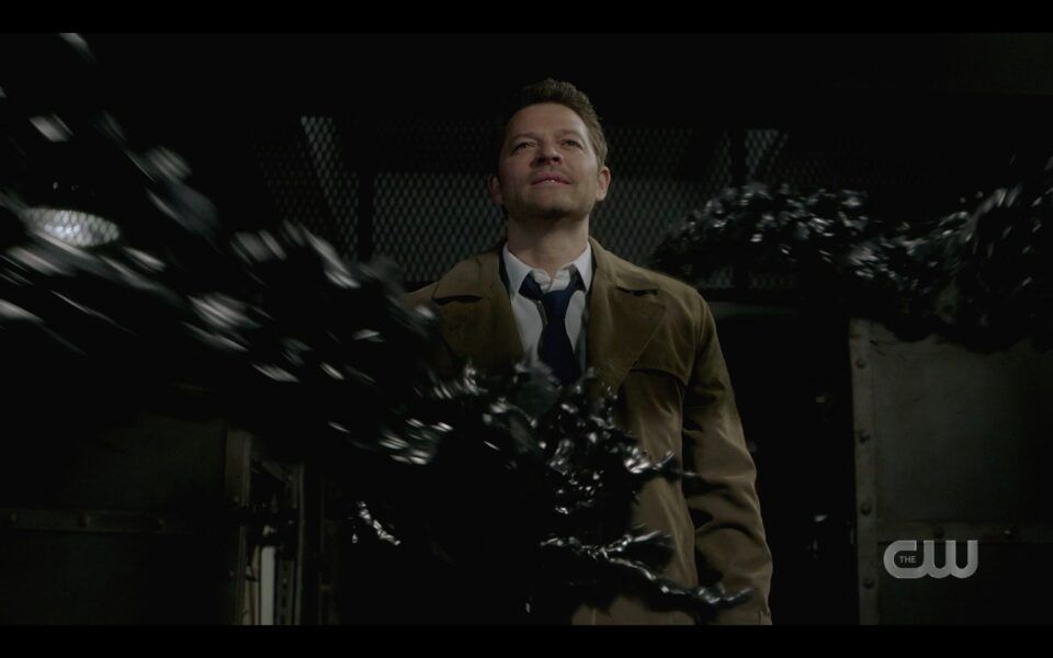 SPN Black Wings come out of Castiel back in fron t of Dean Destiny