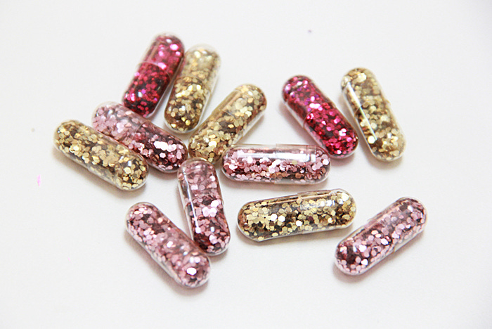 DIY Glitter Pills - A Bubbly Life