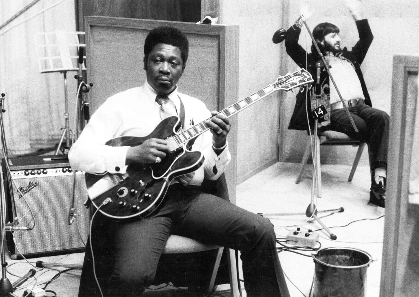 The story behind B.B. King's famous guitar, Lucille | EW.com