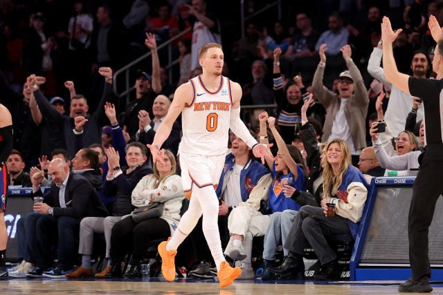 Donte DiVincenzo torches Pistons, sets new Knicks record with 11 3-pointers  - Yahoo Sports