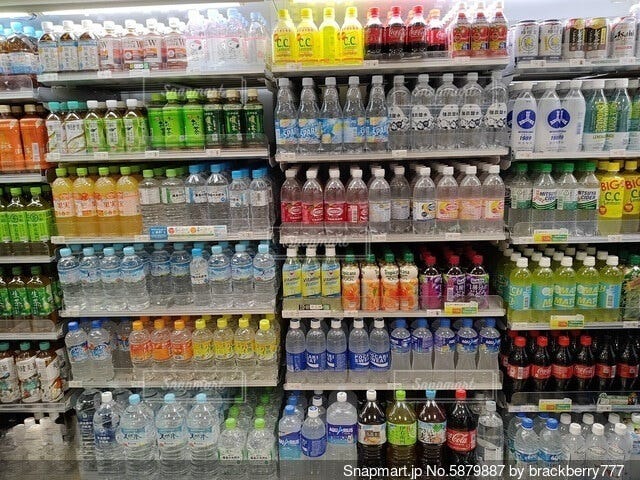 コンビニのドリンクコーナーの写真・画像素材[5879887]-Snapmart（スナップマート）