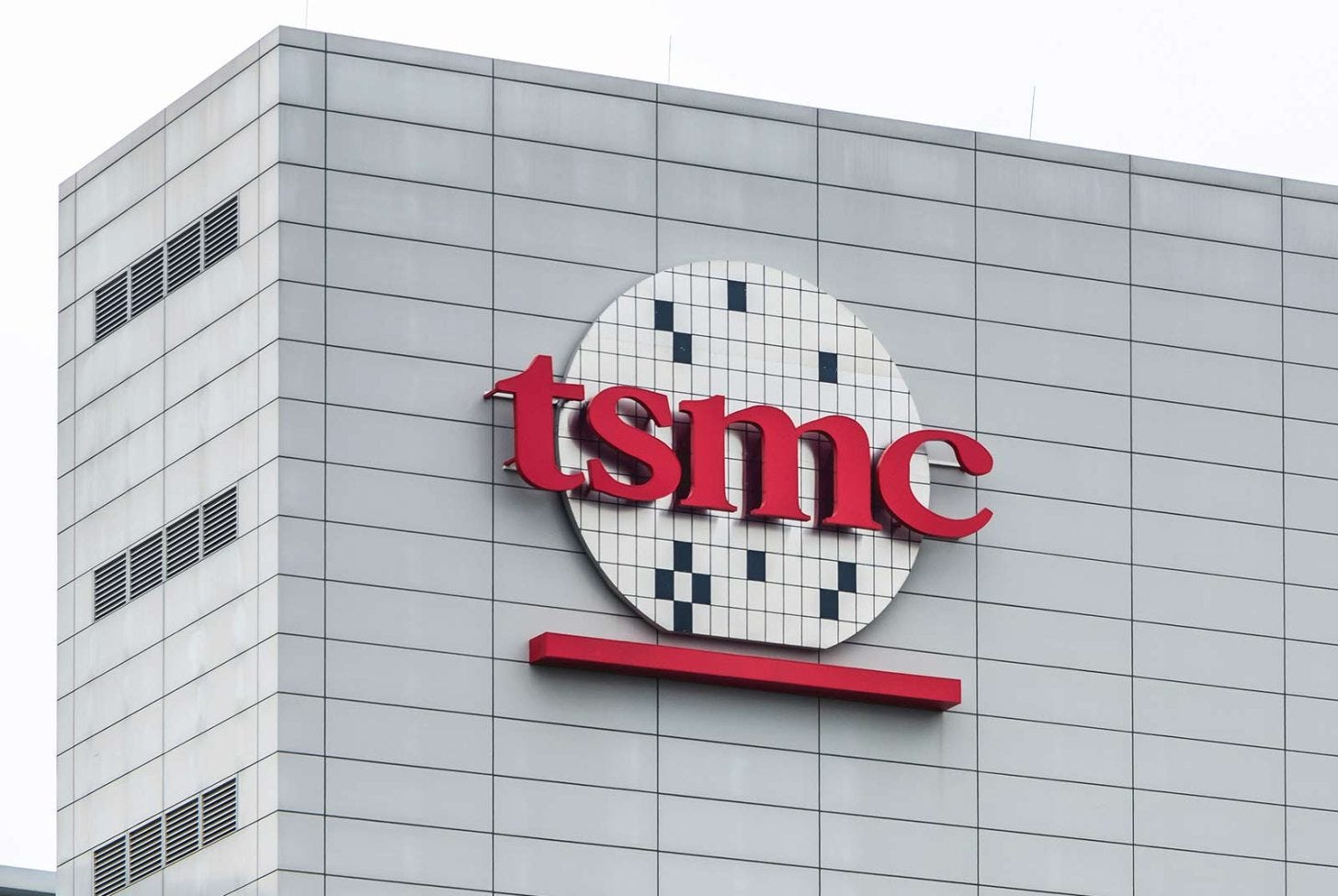 TSMC's Arizona Facility Sees Massive Interest After Trump Tariffs; 4nm  Pricing To Be Raised By 30% To Meet Demand