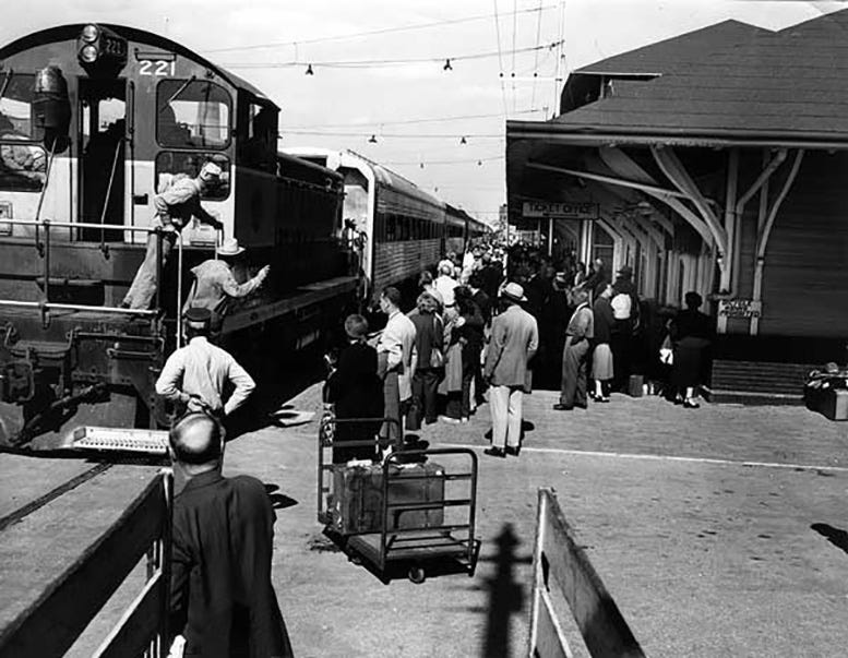 Figure 1: FEC Depot in downtown Miami in 1940s