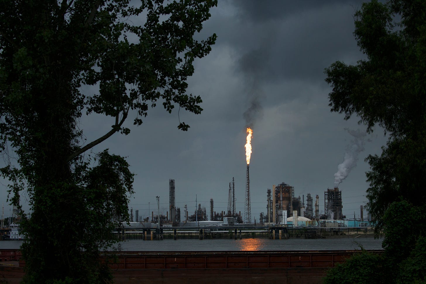 A gas flare from Shell’s petroleum refinery illuminates the sky in Norco, La. Credit: Drew Angerer/Getty Images