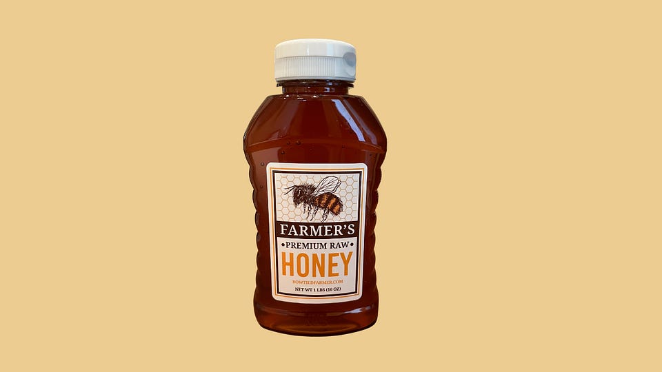 Farmer&#39;s Premium Raw Honey - Pint Squeeze Jar (1 LB)