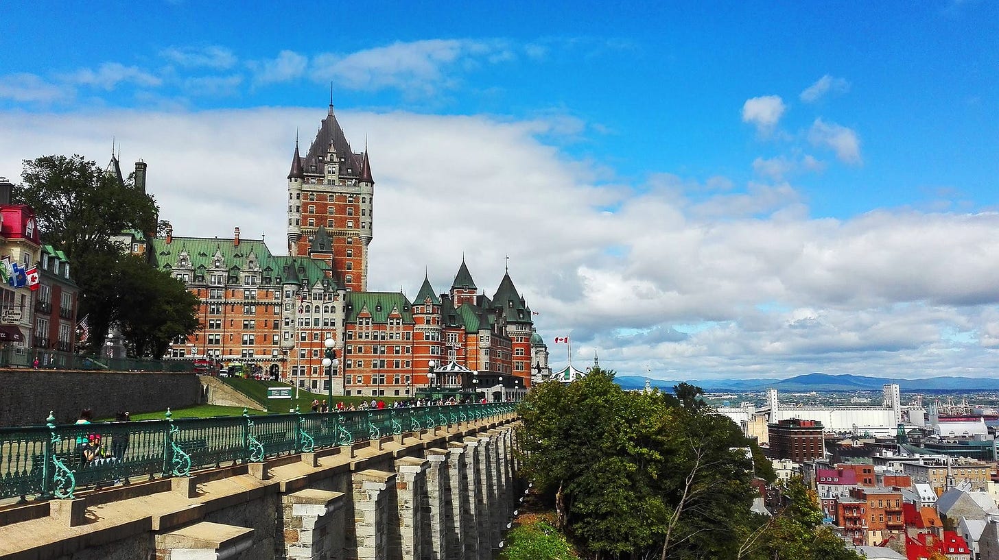 frontenac-2257154_1920.jpg