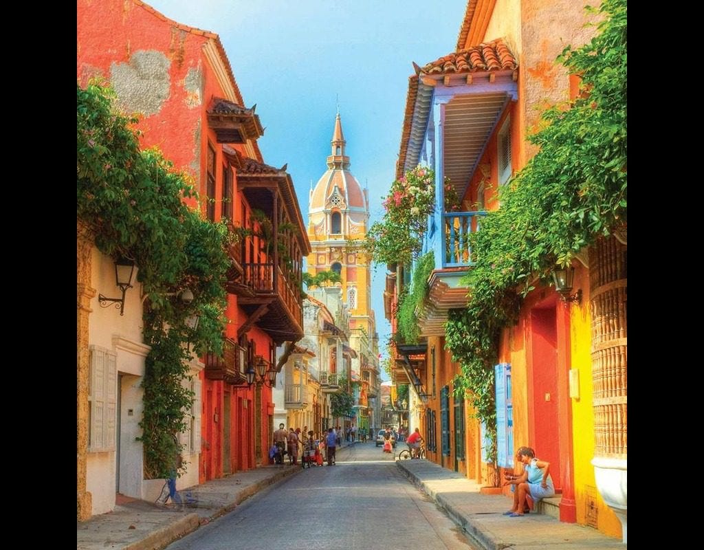 Strolling Cartagenas walled city