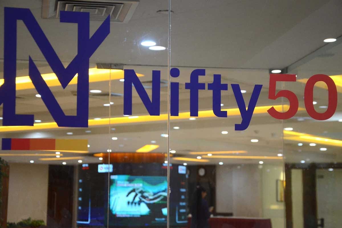 nifty50 crosses 22000 mark for first time