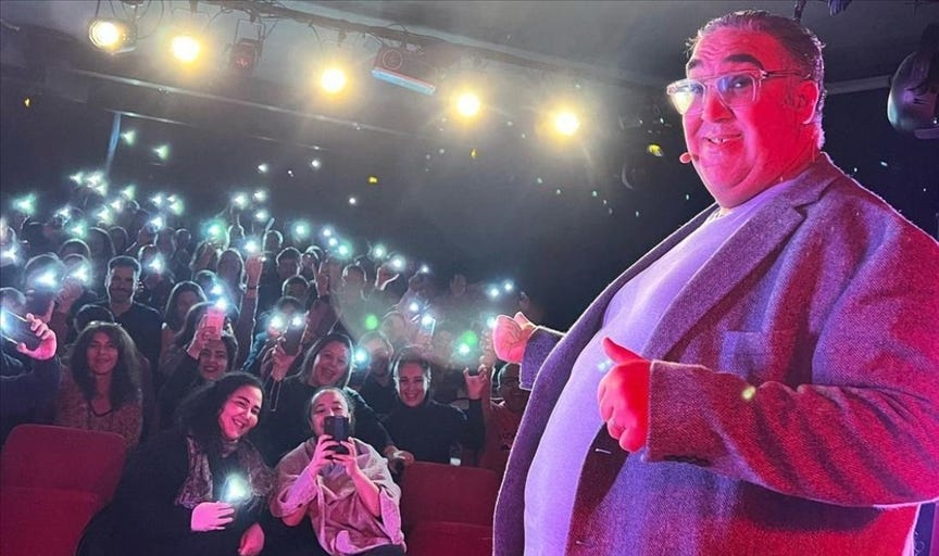 L’humoriste franco-algérien Wahid Bouzidi est décédé des suites d’un AVC 