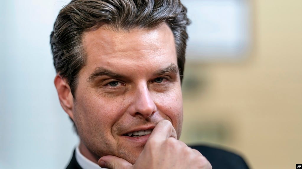 El representante republicano Matt Gaetz sonríe en el Congreso el 22 de septiembre de 2023, en Washington. 