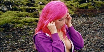 Addison Rae - Headphones On